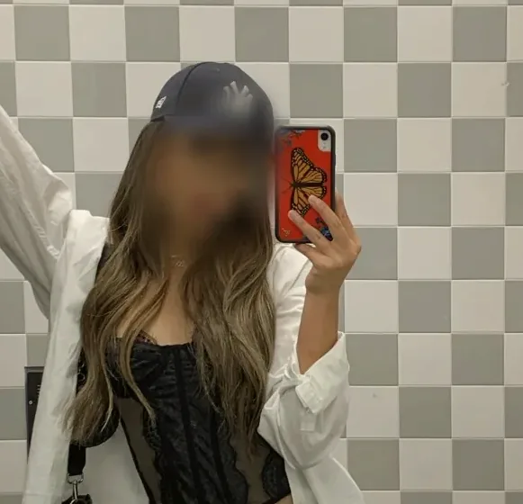 Agnes, 20
