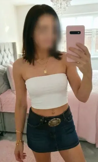 Agnes, 24
