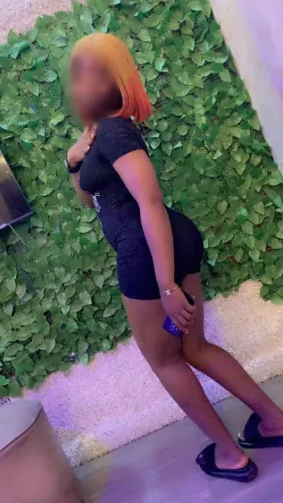 Bianca, 25