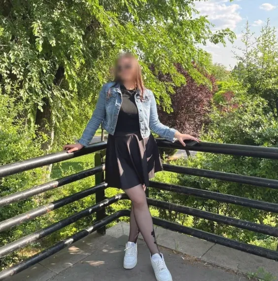 Cecilie, 21