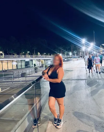 Ellen, 40