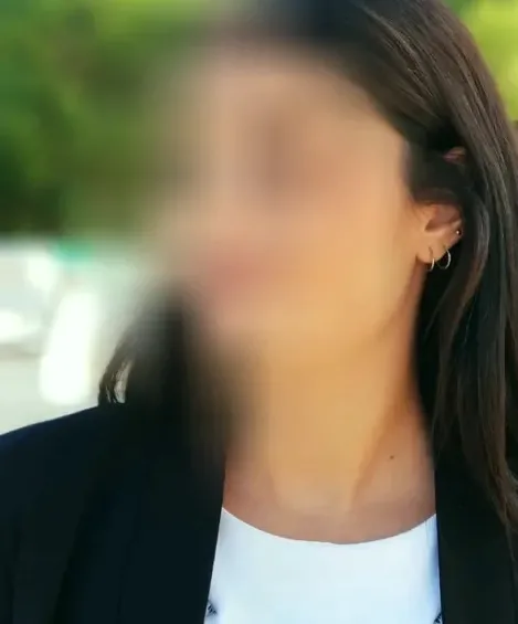 Emilie, 33