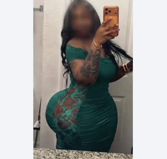 Julie, 26