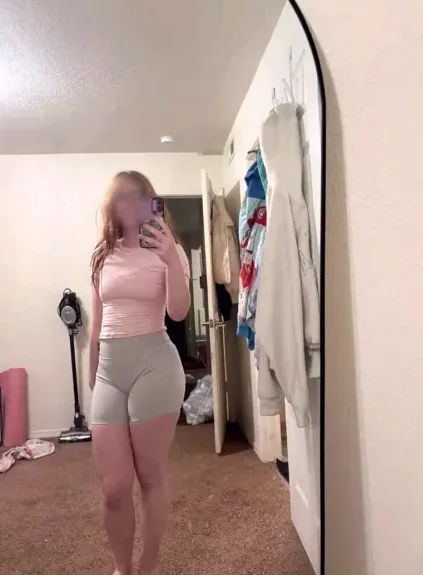 Julie, 30