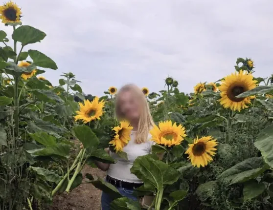 Kamilla, 32