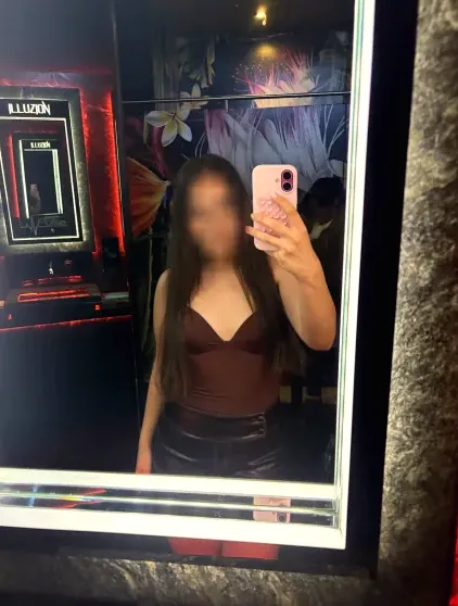 Karoline, 18