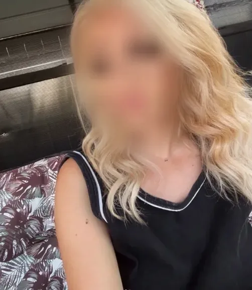 Katrine, 30
