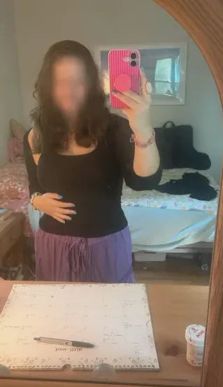 Marianne, 27