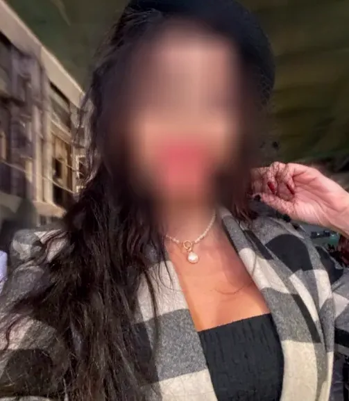 Molly, 40