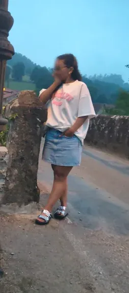 Molly, 32