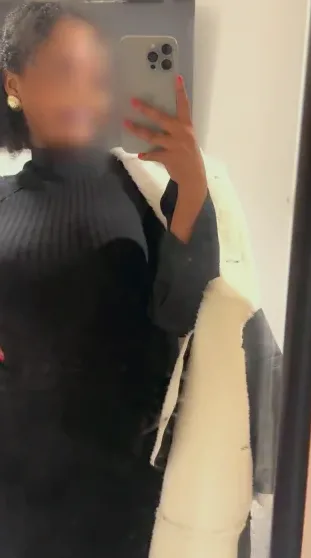 Sara, 25