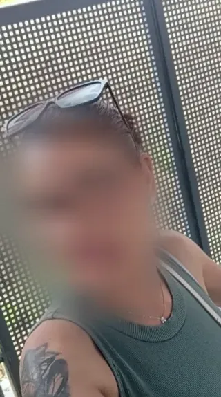 Simone, 38