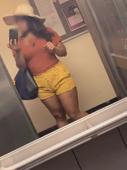 Winnie, 34